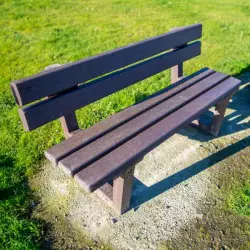 Banc public en recyclé